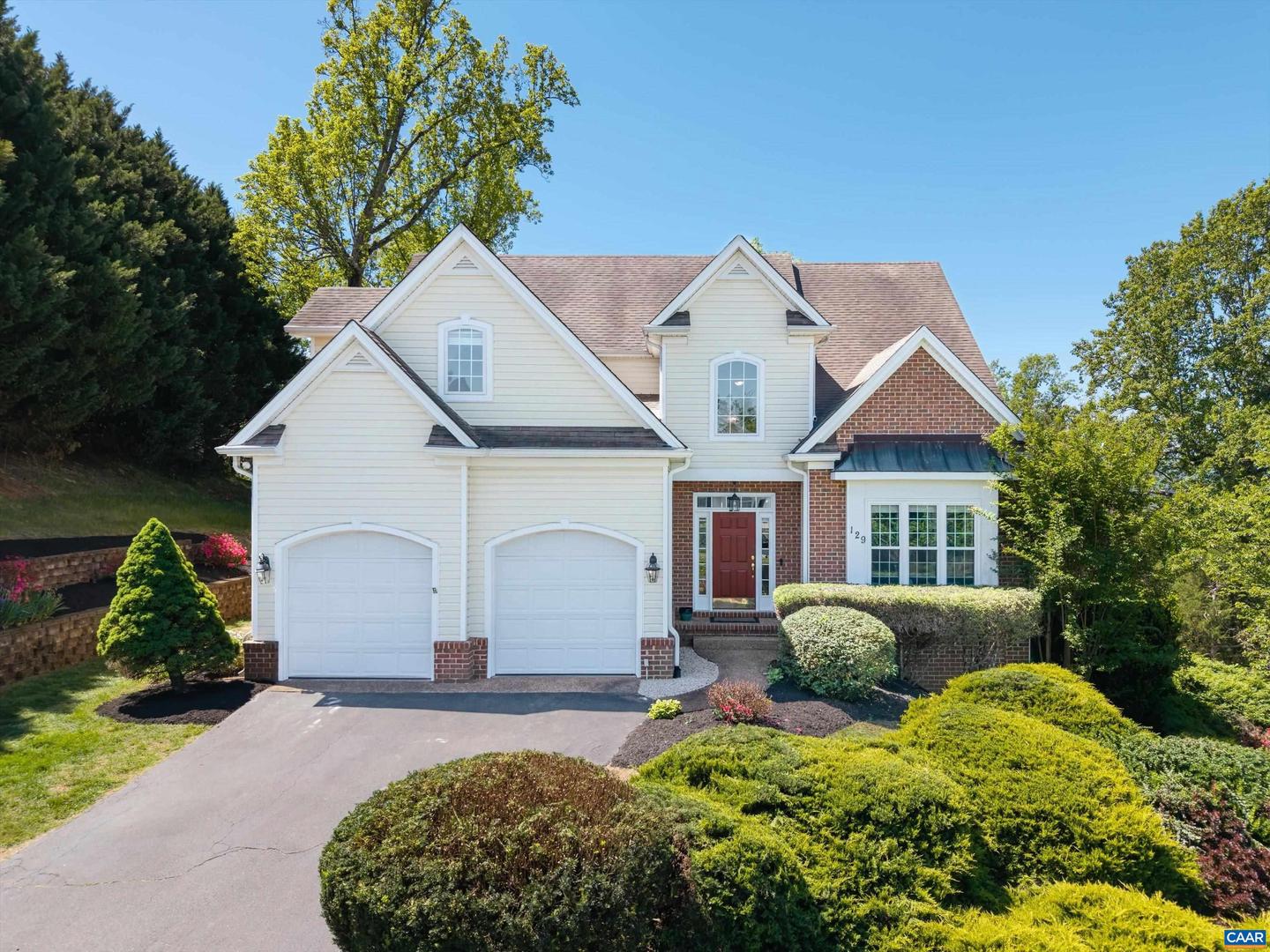 129 Fontana Ct, Charlottesville