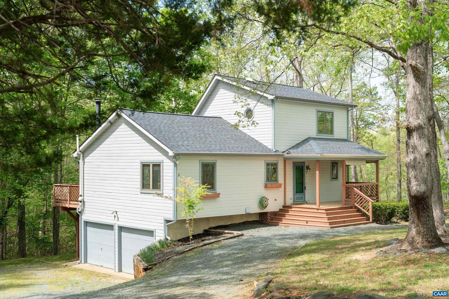 4 Nutwood Cir