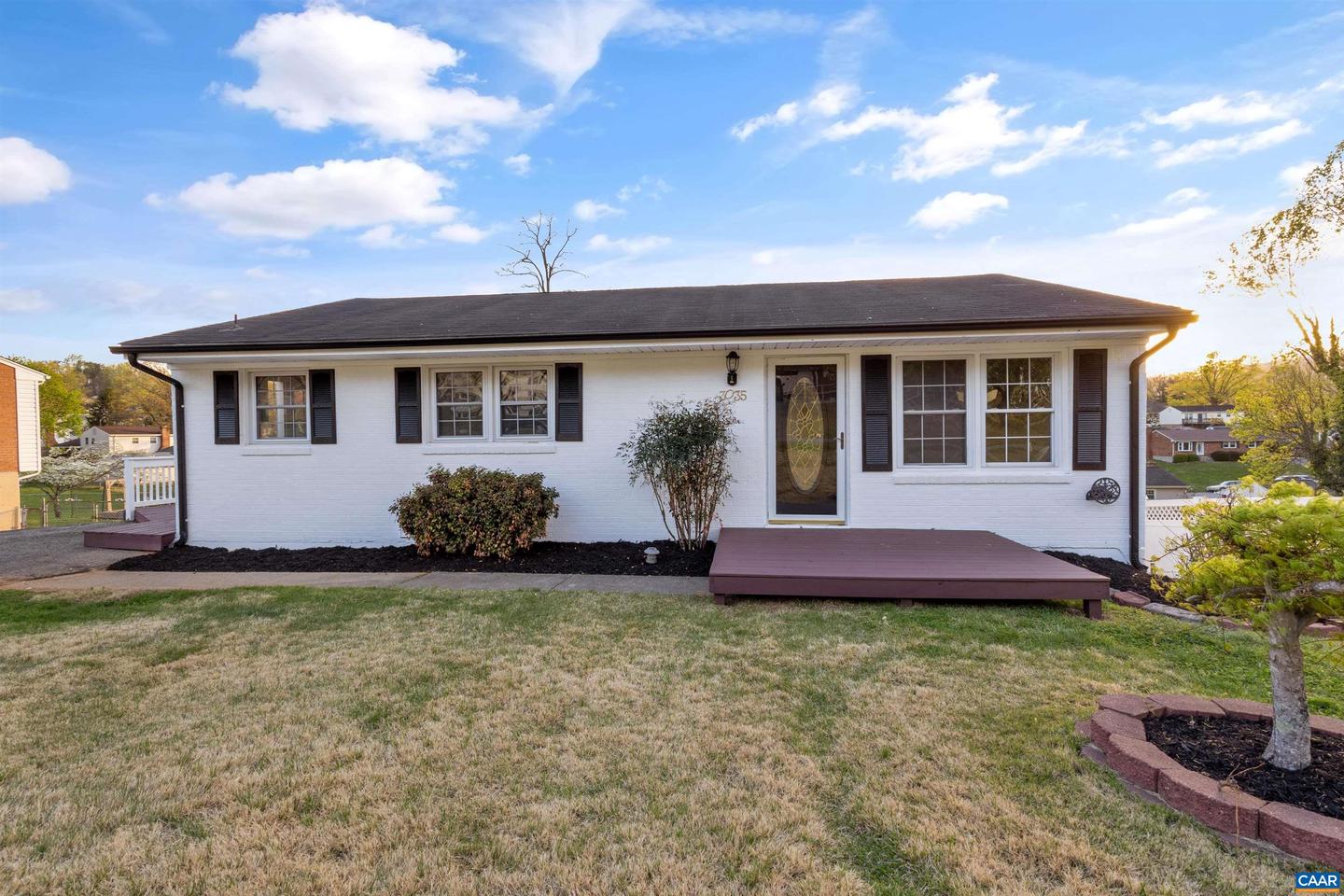 3053 Woodway Dr, Roanoke