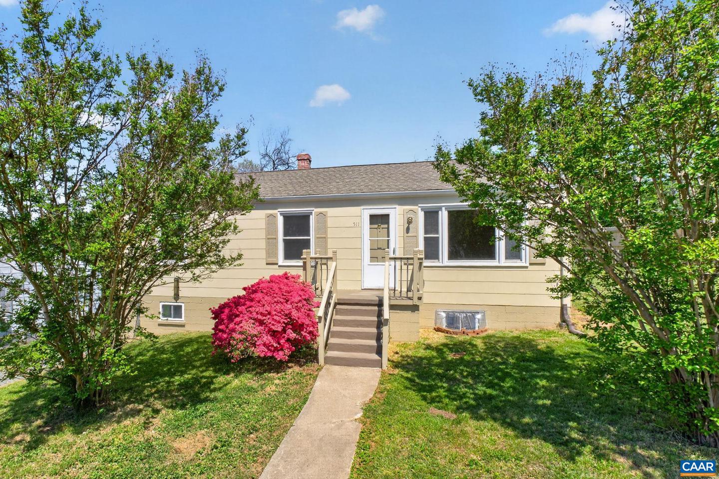 511 Stonehenge Ave