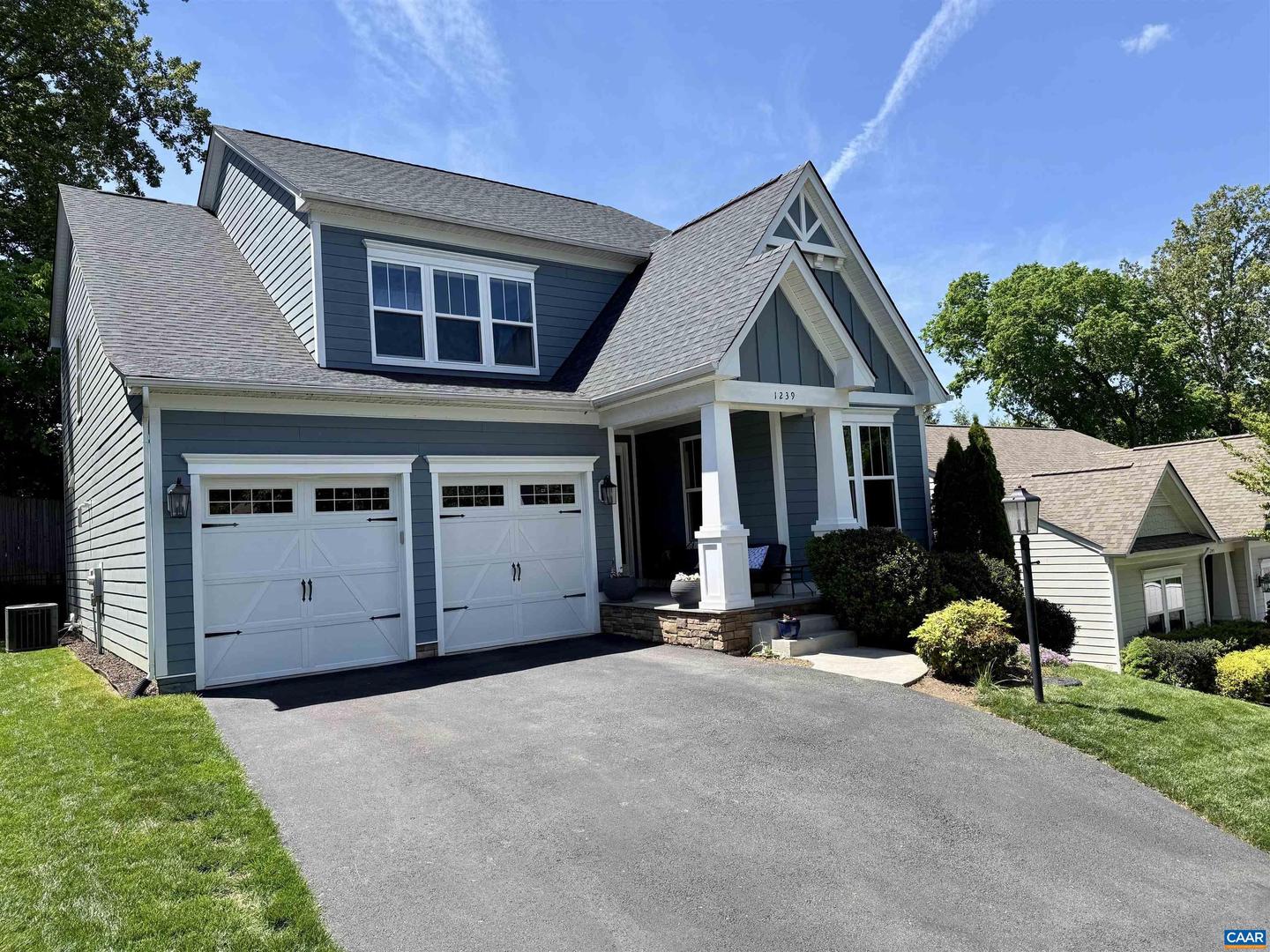 1239 Penfield Ln