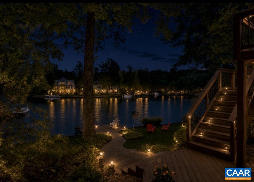 4 Lakeview Cir