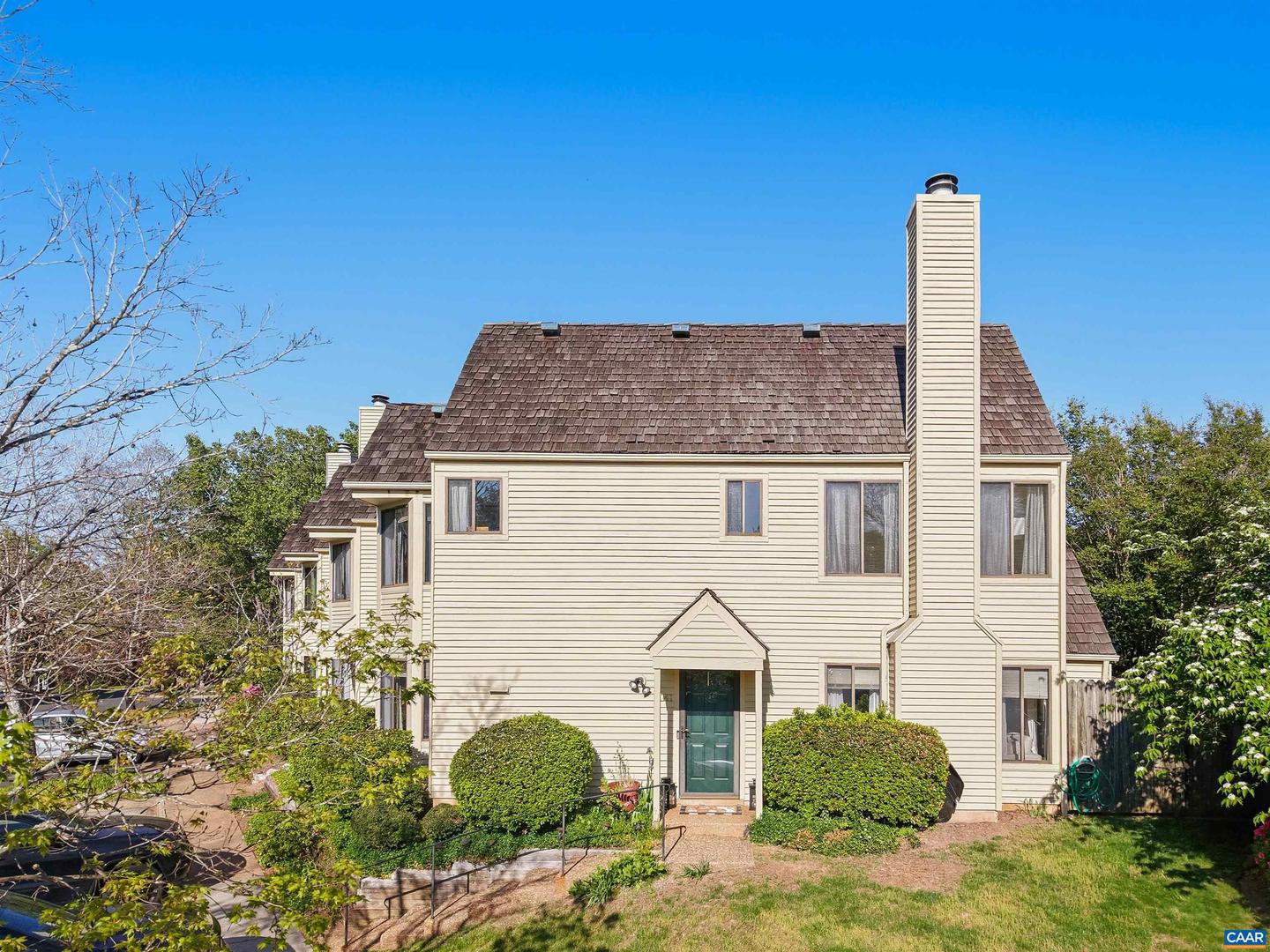 1241 Chatham Rdg, Charlottesville