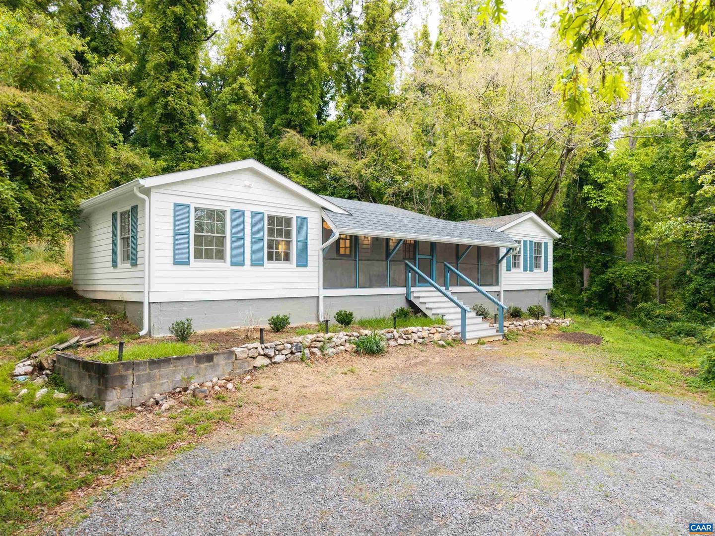 2068 Lakeside Dr