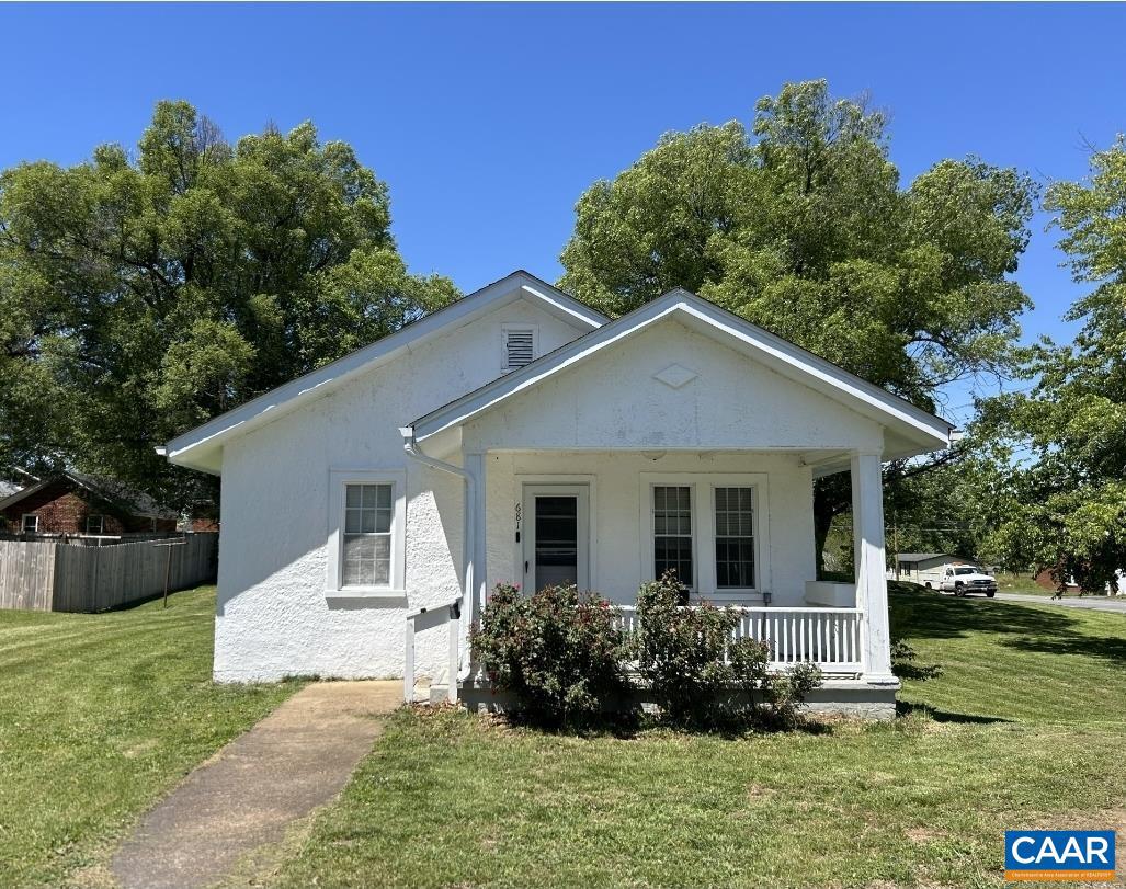 681 Sherwood Ave, Waynesboro