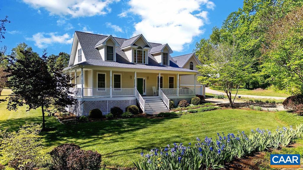 946 Stoney Creek East