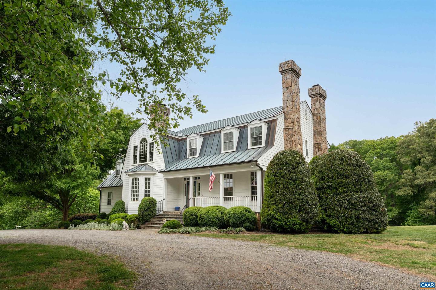 1614 Carriage Dr