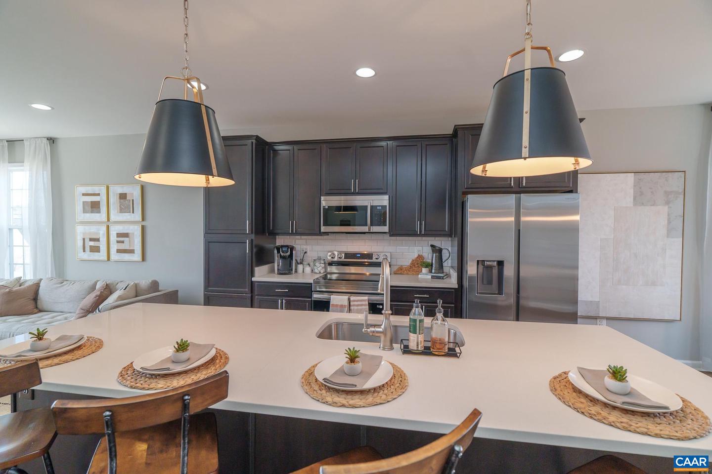 229 Cheshire Ln