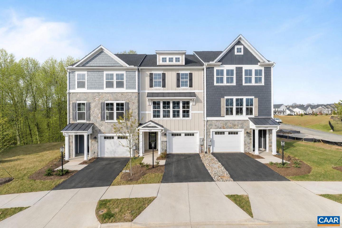 3026 Farrow Cir