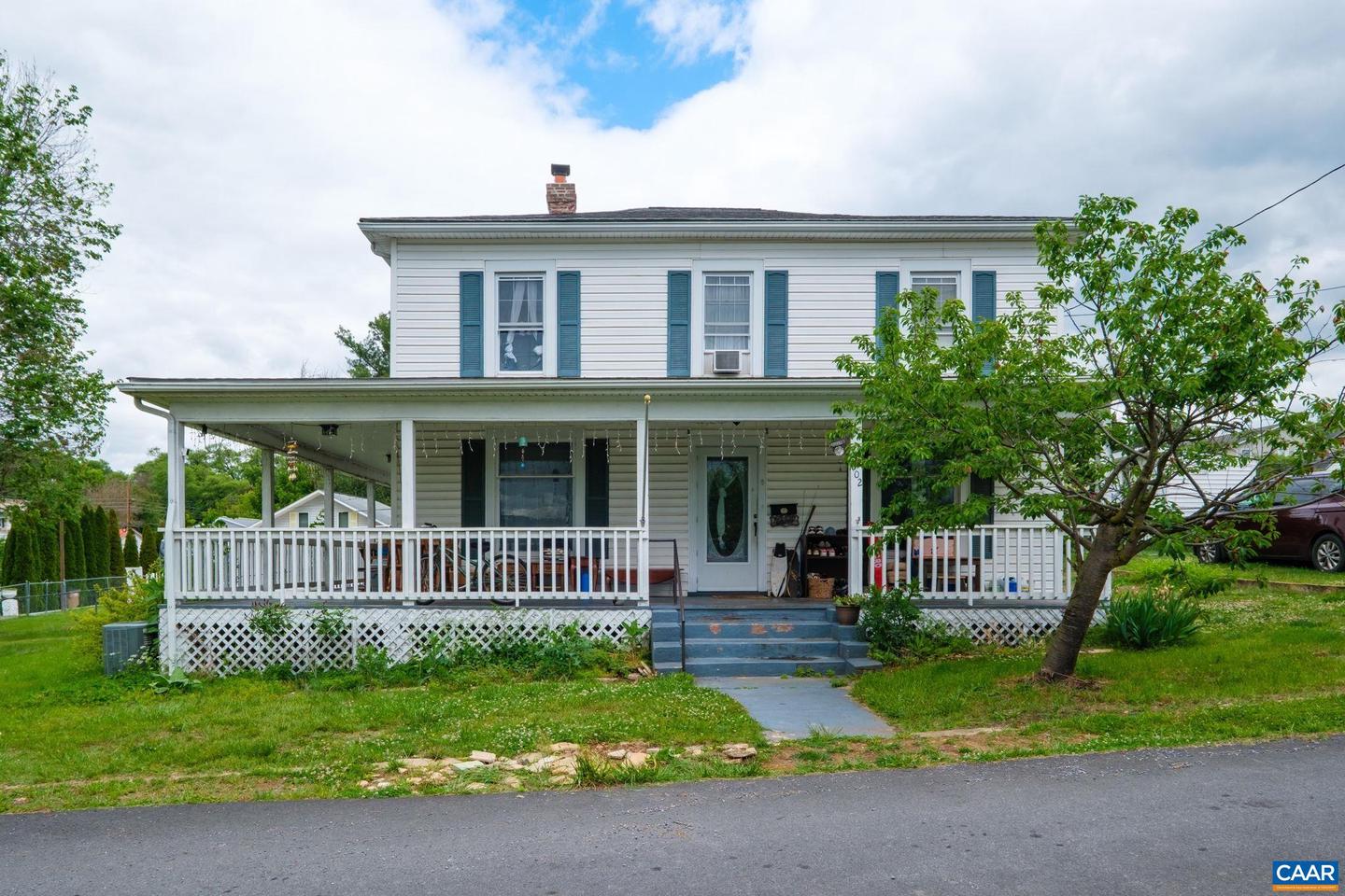 602 First St
