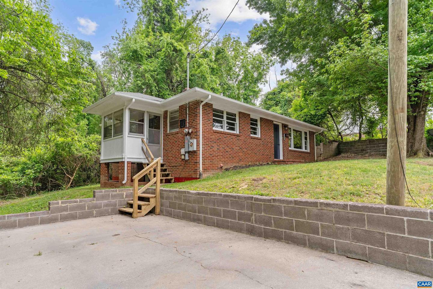 108 Vaughan Dr, Farmville