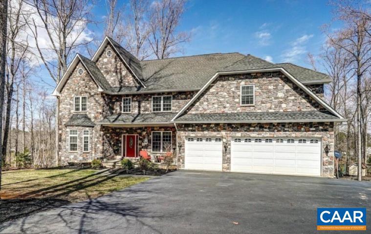 1915 Lake Forest Dr