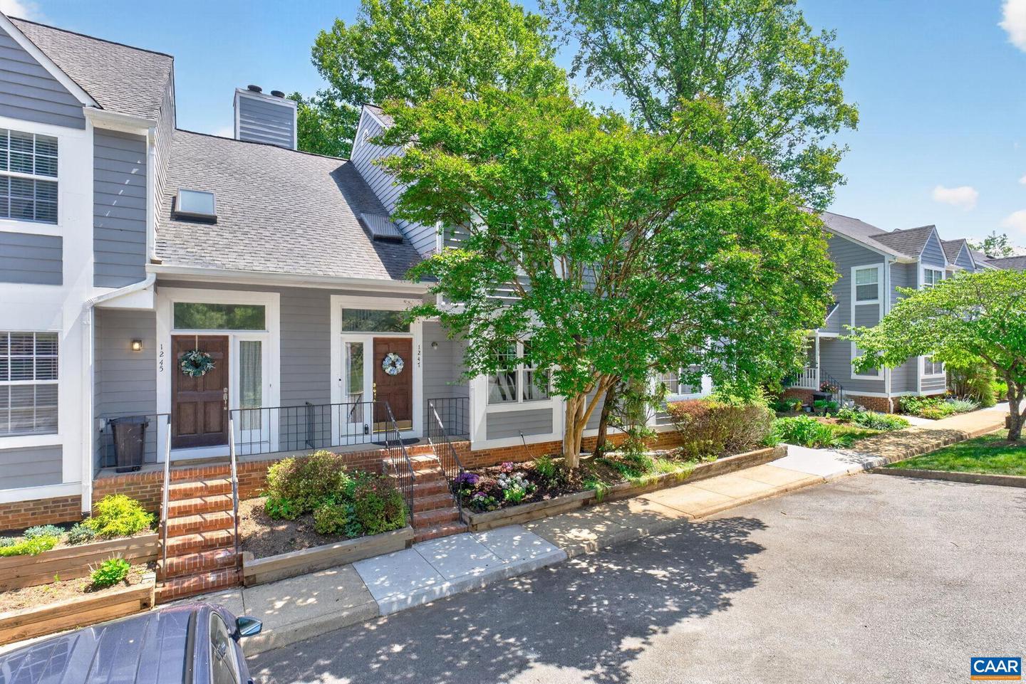 1247 Maple View Dr, Charlottesville