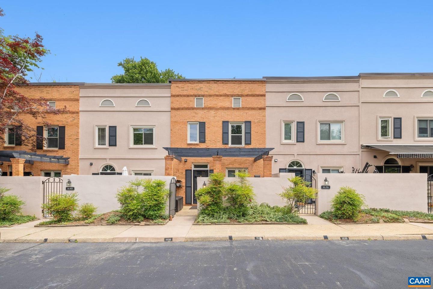 1638 Garden Ct