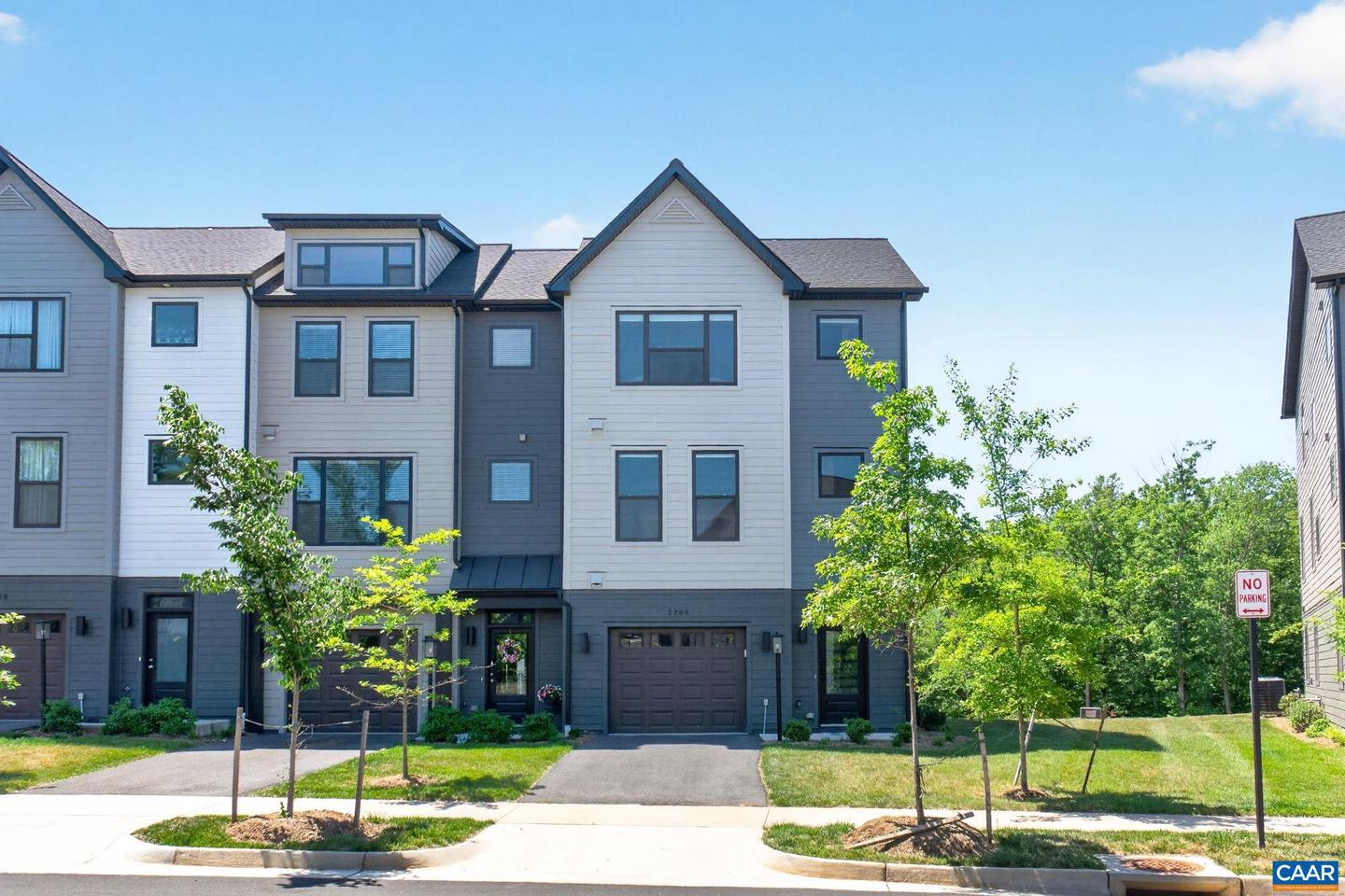 2264 Fowler Cir