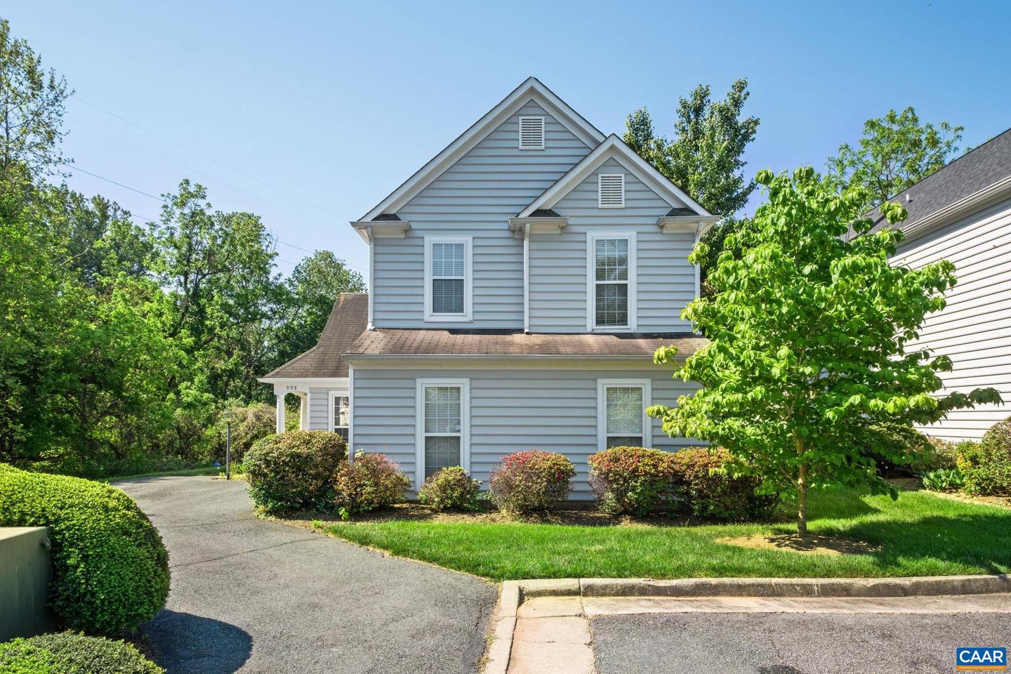 998 Pintail Ln, Charlottesville