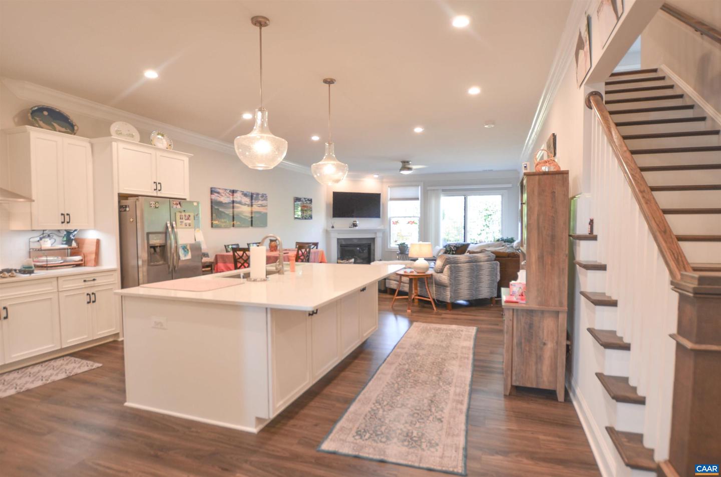 327 Claibourne Rd