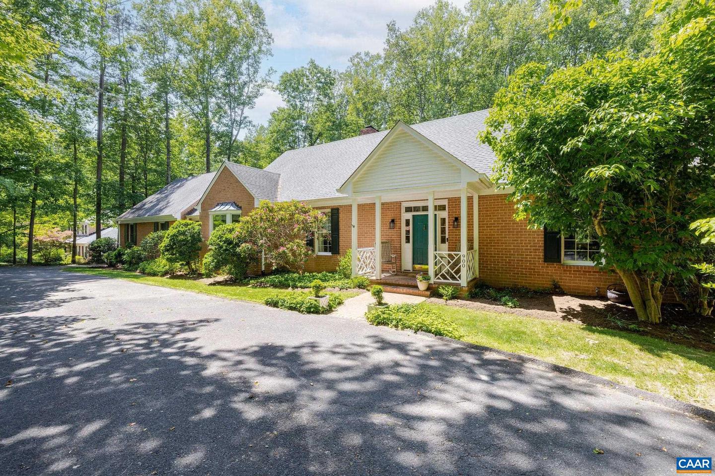900 Flordon Dr