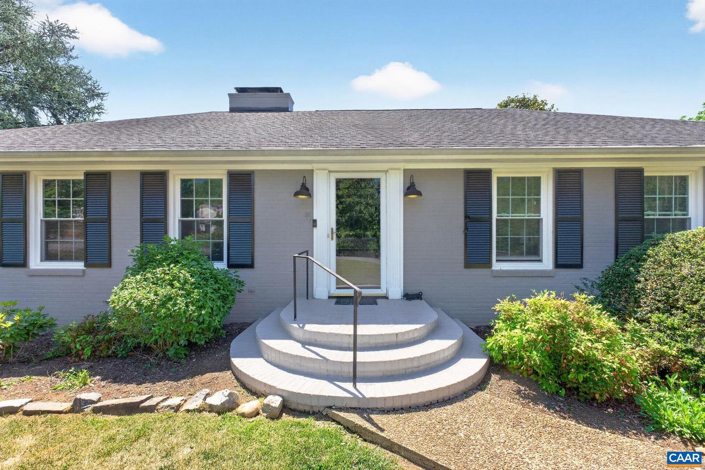 102 Bollingbrook Dr