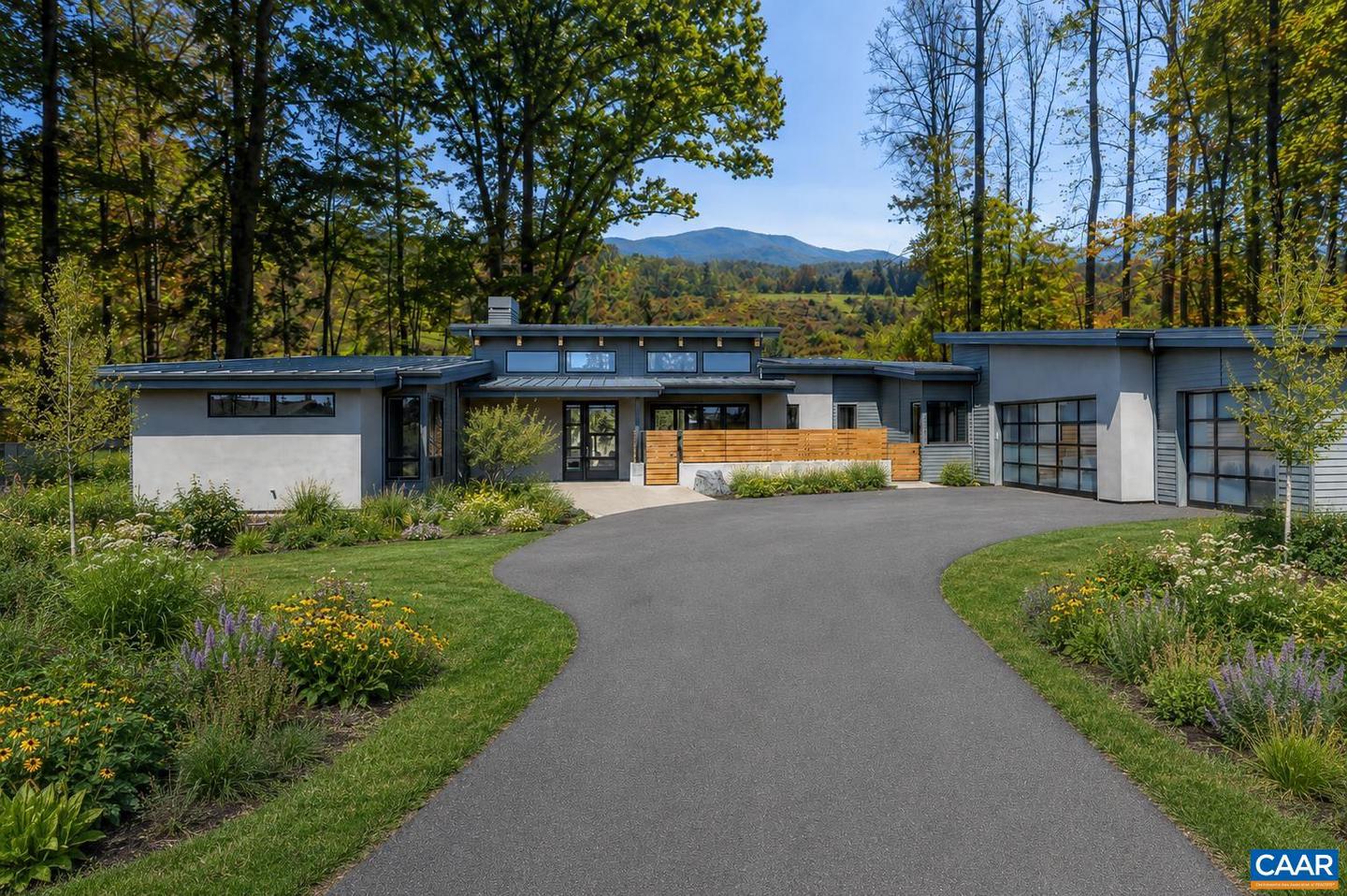 3 Dick Woods Rd