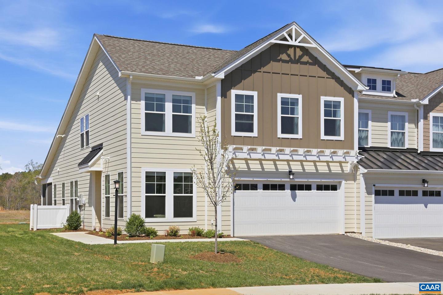 424 Bayberry Ln