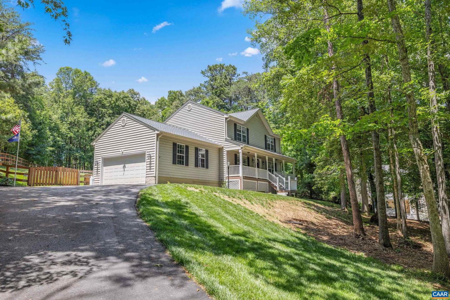 165 Hemlock Ln