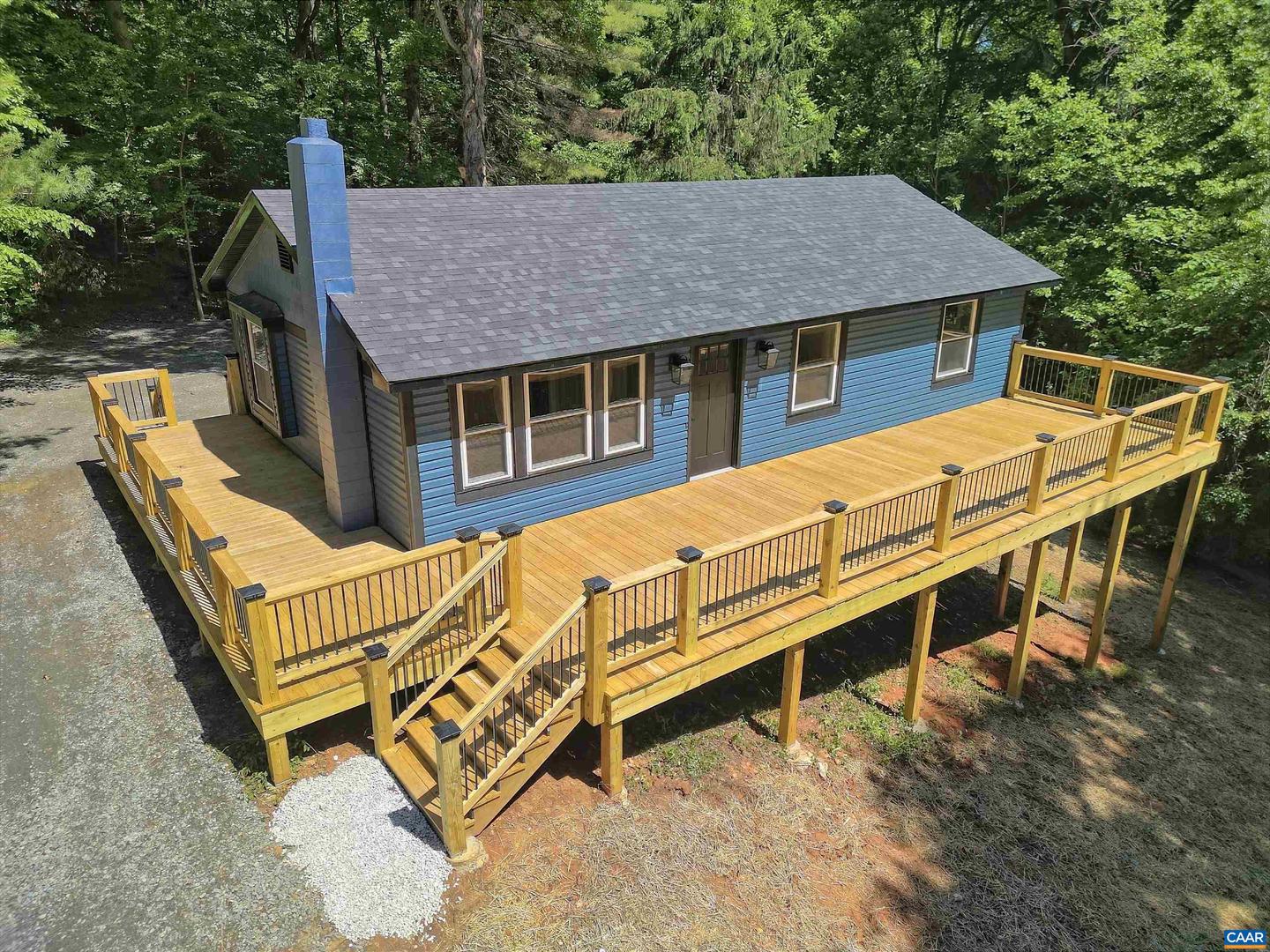 135 Iroquois Trl
