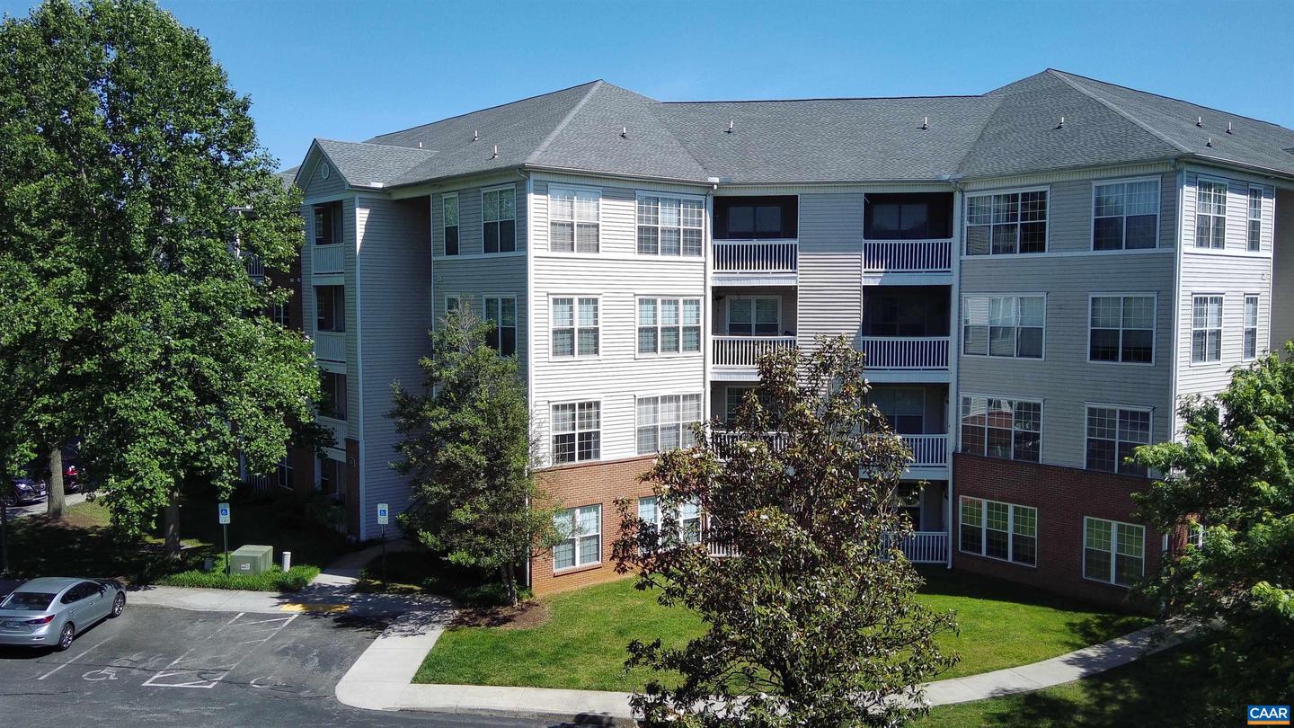 270 Riverbend Dr #1f