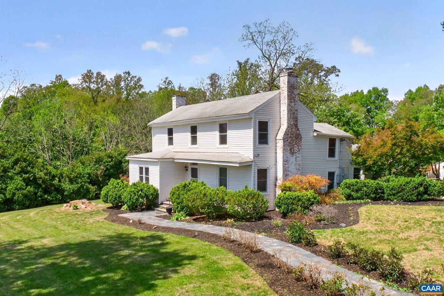28 Ridgeway Farm Ct