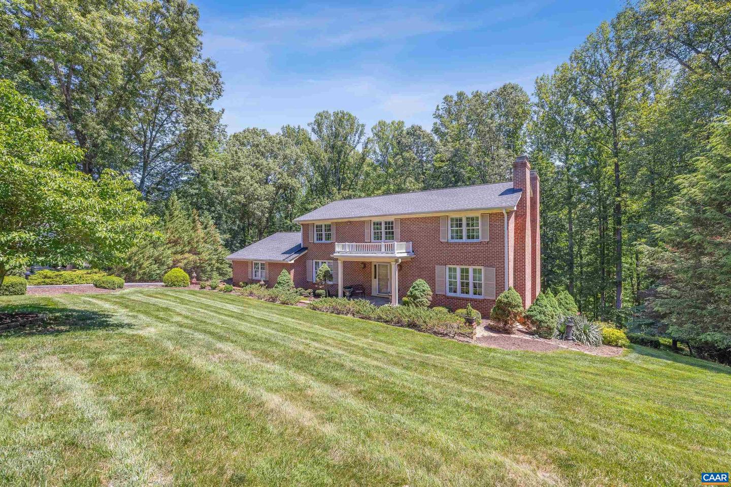 985 Tanglewood Rd