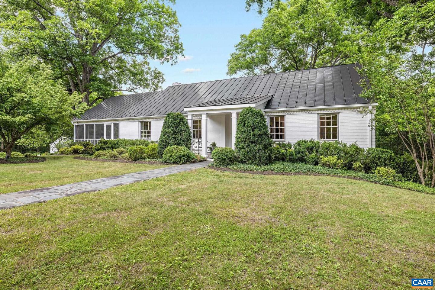 1100 West Leigh Dr