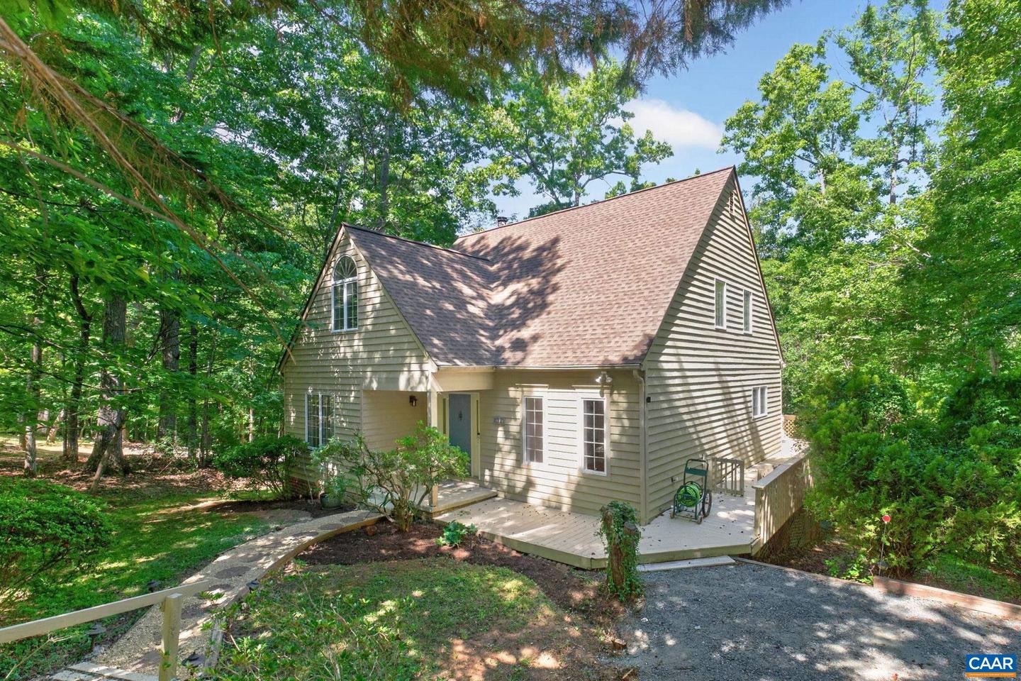 255 Homestead Ln