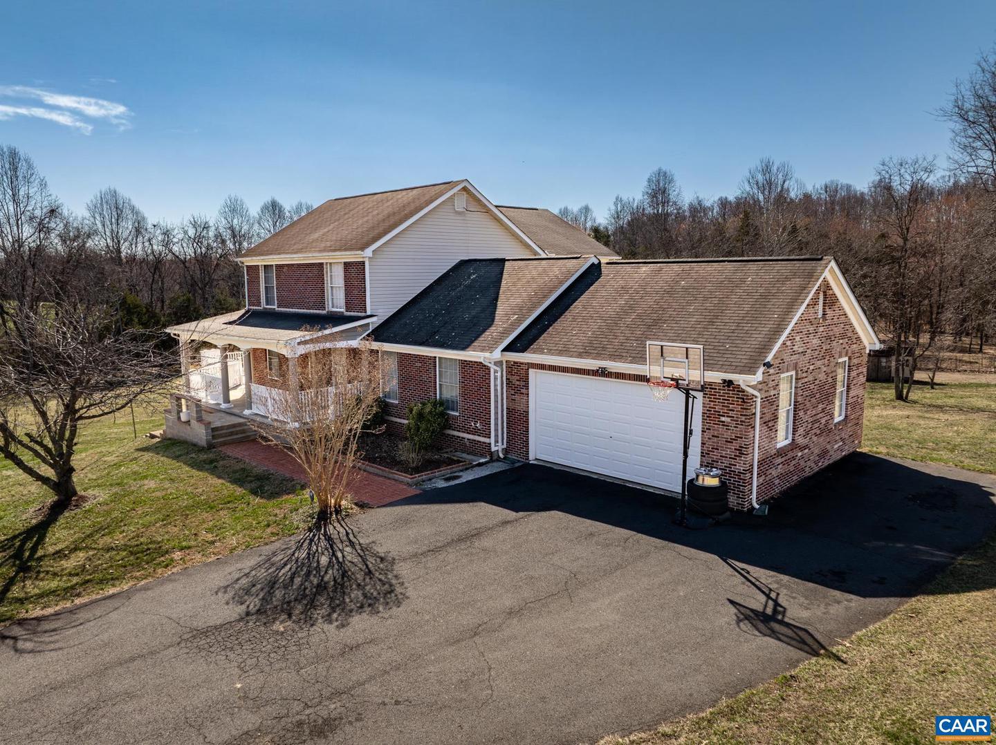 15760 Fox Chase Ln
