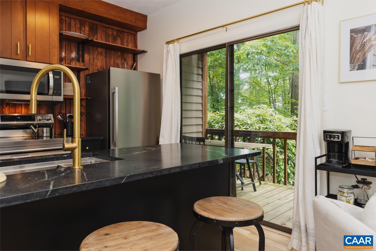 792 Laurelwood Condos