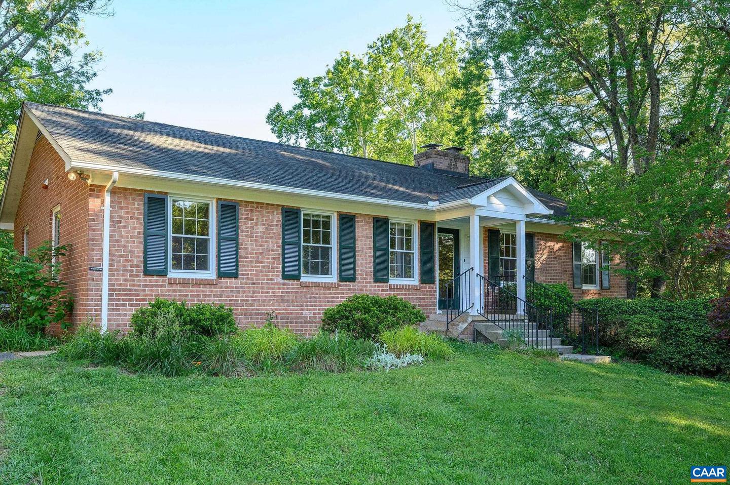 112 Bollingbrook Dr