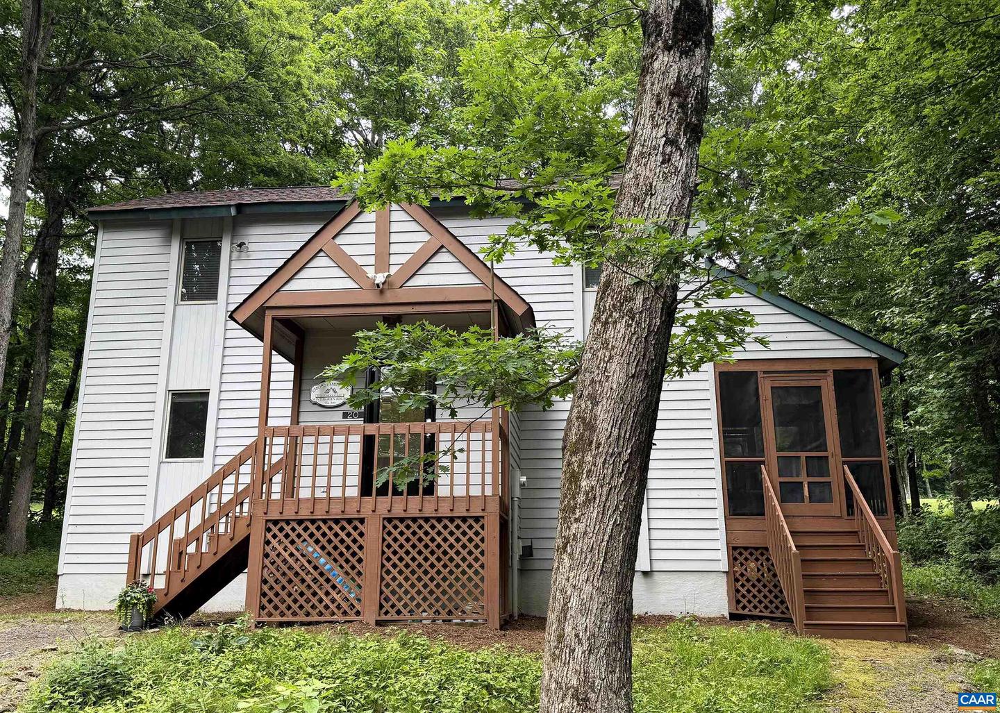20 Blue Ridge Ct, Roseland