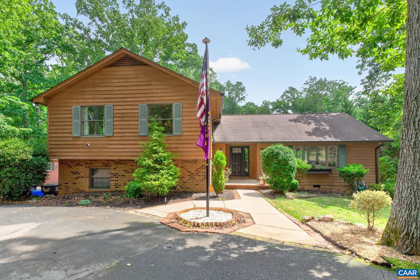 7 Mulligan Dr