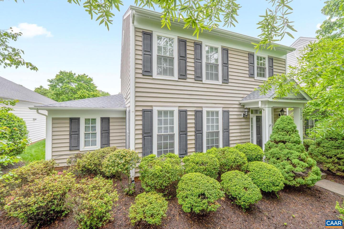 3353 Turnberry Cir