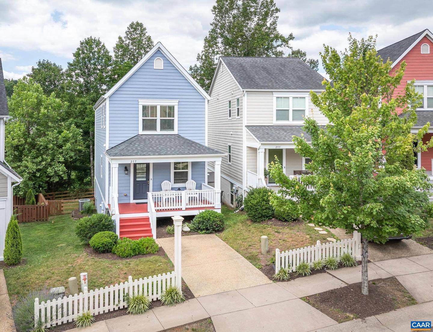 257 Huntley Ave