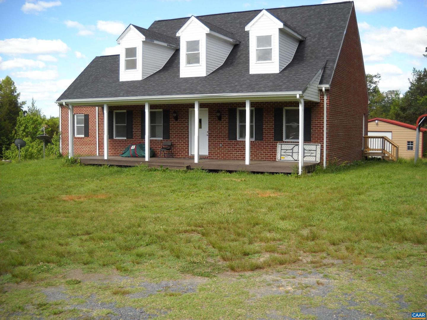 432 Twin Oaks Ln