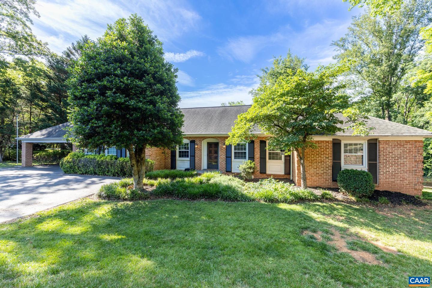 122 Bollingbrook Dr, Charlottesville