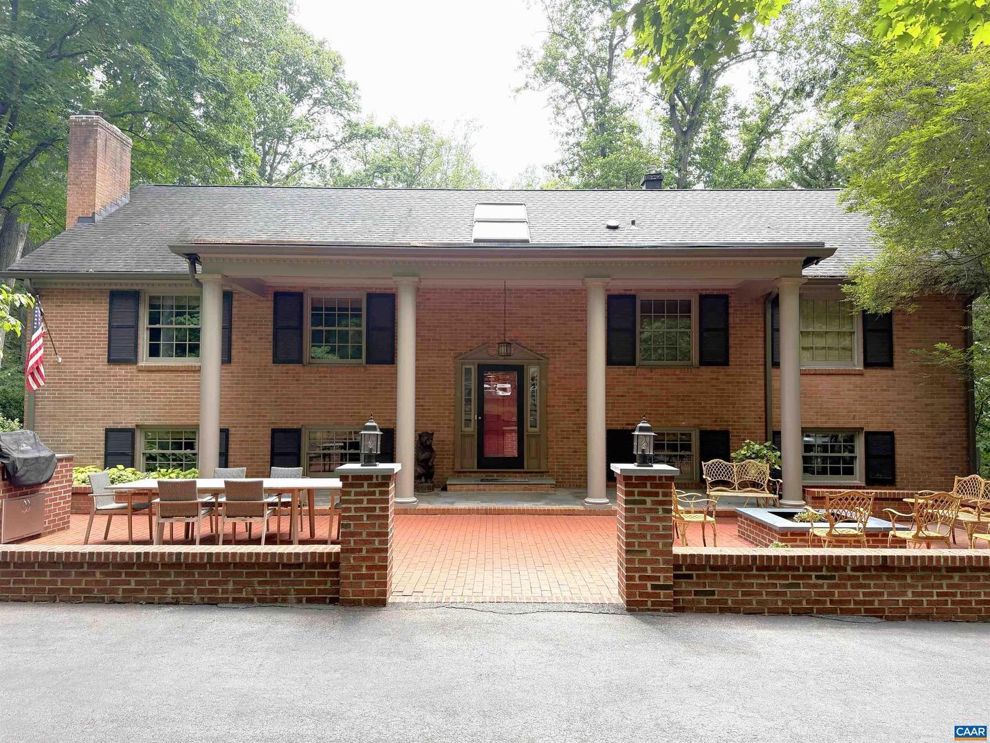 860 Flordon Dr