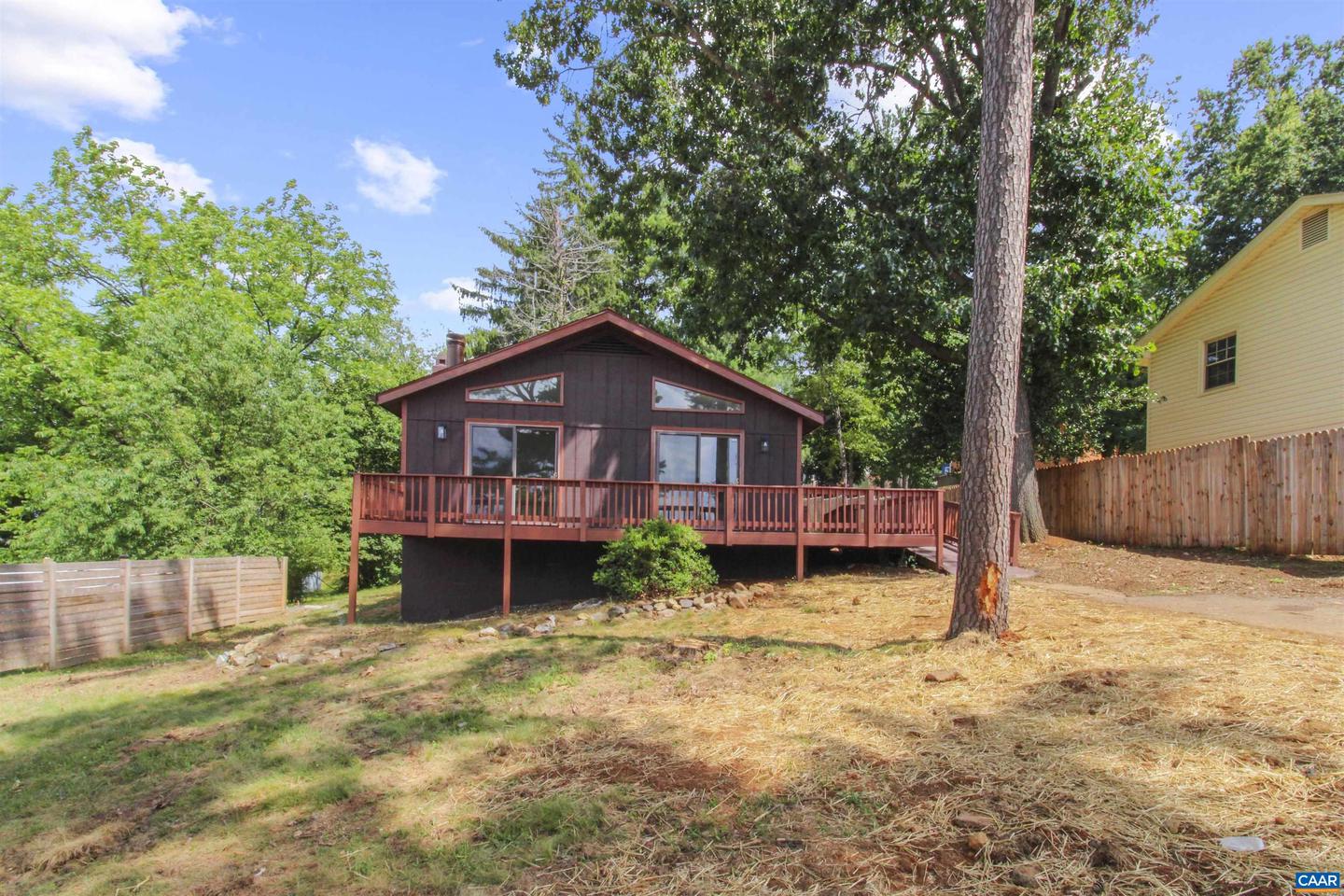 416 Woodland Cir
