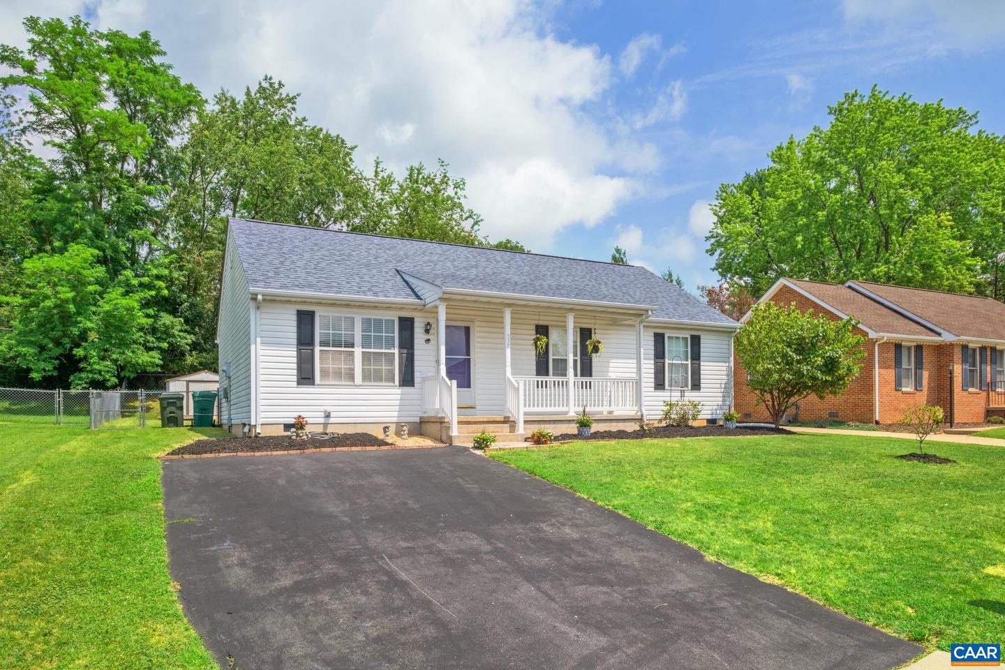 537 Edwardian Ln