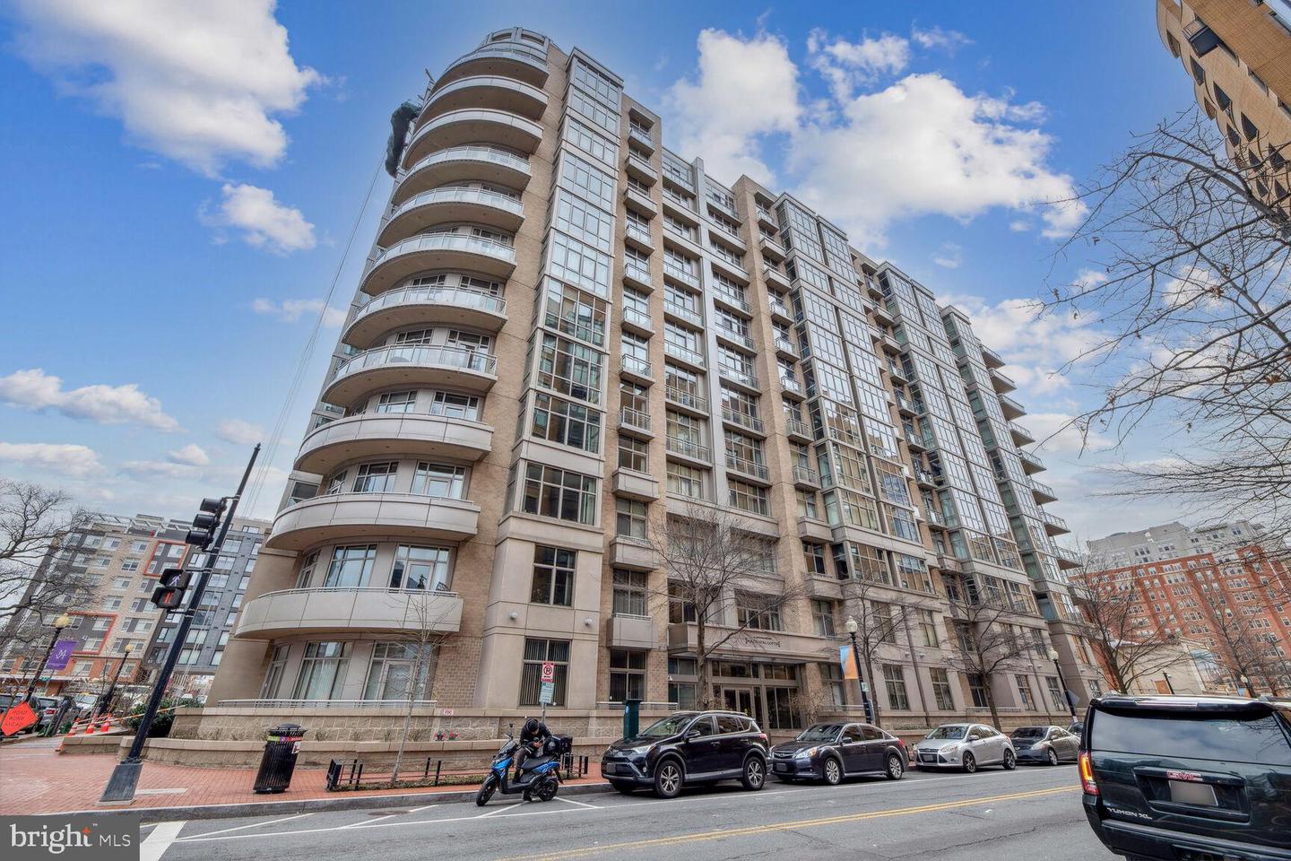 811 4th Street NW #522, Washington
