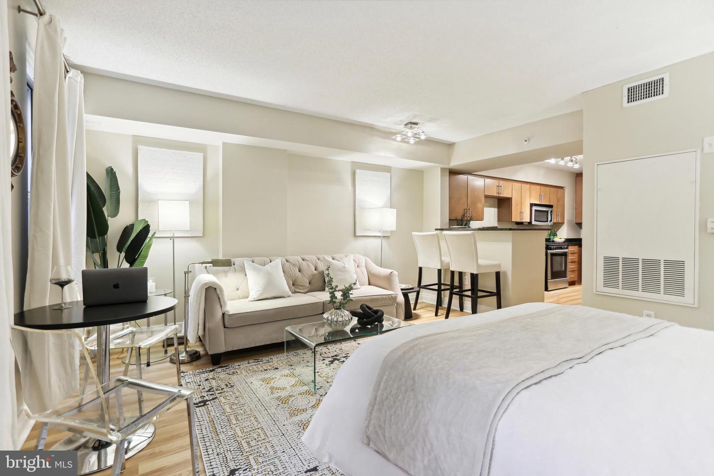 915 E Street NW #306, Washington