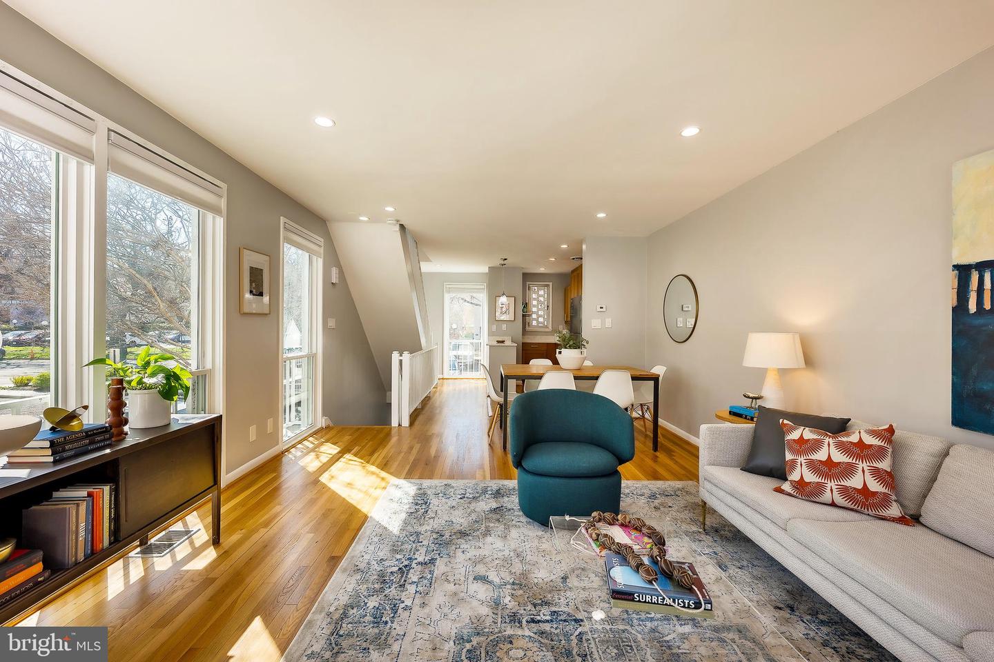 710 3rd Street SW, Washington