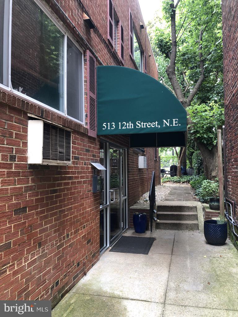 513 12th Street NE #9, Washington
