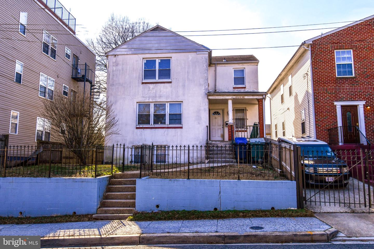 5037 C Street SE, Washington