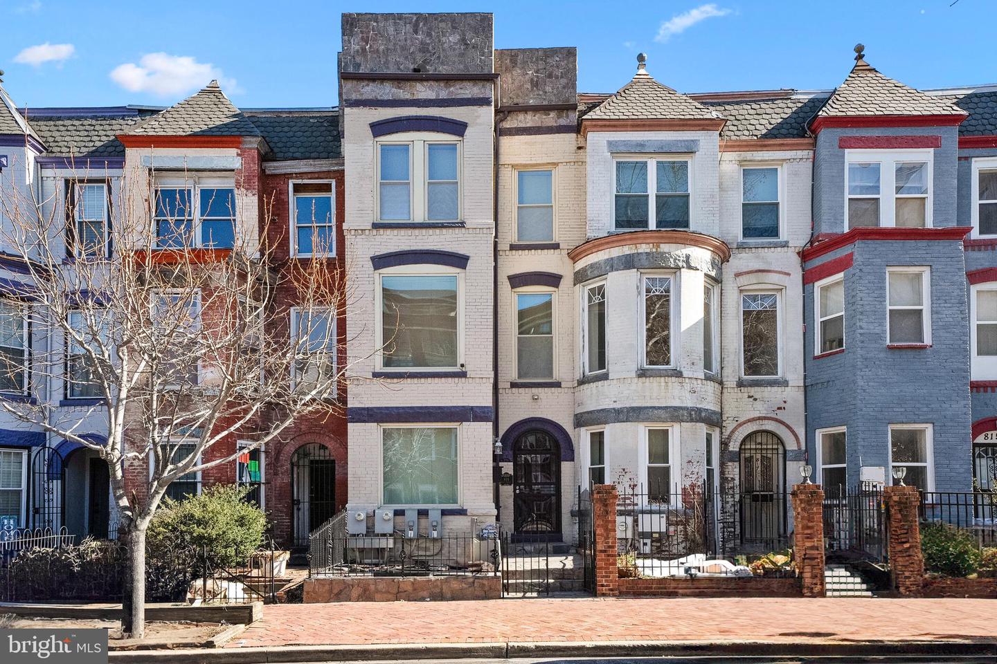 819 4th Street NE, Washington